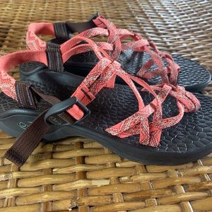 Women’s pink/orange Chaco Sandals Like New Sz 9